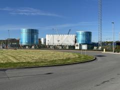 The strange blue things arrive at Hinkley Point - we saw these being landed at Combwich a day earlier